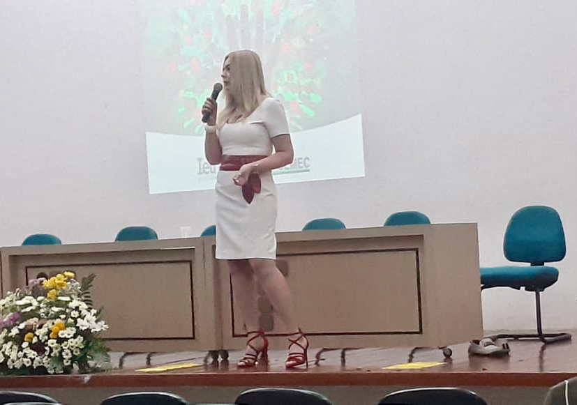 E44E4318-D0FB-4DAE-B828-0D66BDD3165A